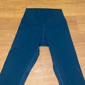 Size 4 Lulu lemon align high-rise leggings, color blue borealis